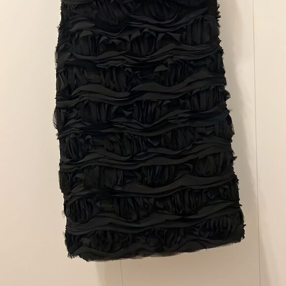 Tahari size 2 cocktail dress strapless NWT side zip New Year’s Eve or holiday - Picture 3 of 7